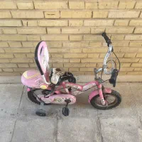 دوچرخه و کفش اسکیت