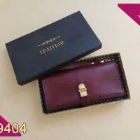 هدیه روز مادر (کیف پول دست دوز با چرم طبیعی بز )