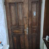 درب چوبی و حفاظ فلزی