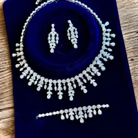 سرویس جواهری عروس فول نگین A+ طرح آوینا کپی طلا