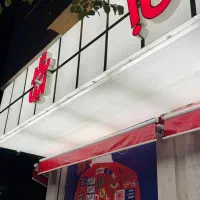 کمک آشپز فرنگی جوان