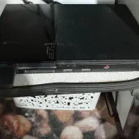 سونی 2 همراه با تلوزیون و کامپیوتر.