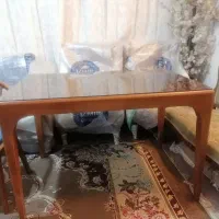 میز ناهاز خوری چهارنفره و چهار عدد صندلی
