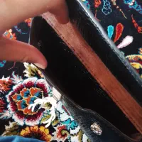 کیف|کیف، کفش، کمربند|میانه, |دیوار