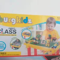 میز لگو همراه با ۲۰۰ قطعه لگو خارجی