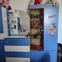 کمد لباس و دراور و میز تحریر همراه کتابخانه