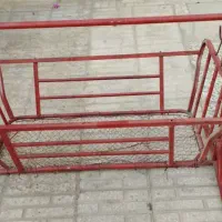 گهواره بچه آهنی|تخت و صندلی بچه|کاشان, درب یلان|دیوار