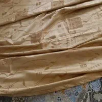 تعدادی پرده دوخته شده هست