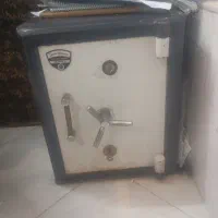 گاو صندوق نسوز بتنی۳سال خریدم برای مغازه در حد نو