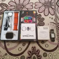 ۱عددساعت هوشمند ویک ساعت دیگه وشارژر