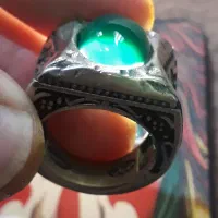 مقداری اشیای عتیقه و کلکسیونی