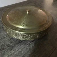 شکلات خوری و شیرینی خوری