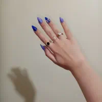 احیا مو و کاشت ناخن