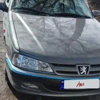 پژور پارس سال.توجه یک گلگیر سمت راست رنگ دارد