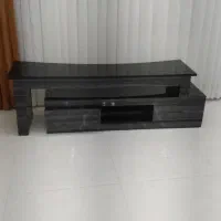 میز تلویزیون و تلویزیون