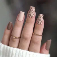کاشت ناخن با پودر ماندگاری بالا
