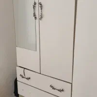کمد لباس همراه با کشو