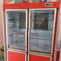 یخچال مغازه دودرب ایستاده