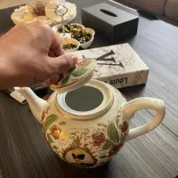 قوری شاه عباسی عتیقه قدمت ۴۵سال طلا کوب|کلکسیون اشیاء عتیقه|اصفهان, سپاهان‌شهر|دیوار