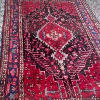 تعدادی قالی دستباف