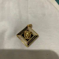 پلاک طلا ورساچ