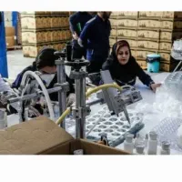 مونتاژ کار خانم