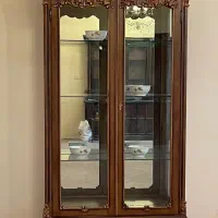 بوفه ویترین کلاسیک