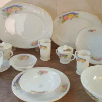 سرویس آرکوپال بسیار قدیمی ۷۰ پارچه وکاملا نو