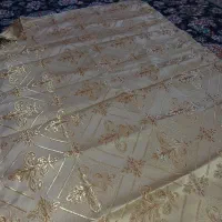 رویه پشتی نو و چند تیکه لباس