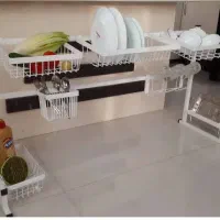 آبچکان پشت پنجره