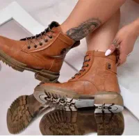 نیم بوت چرم