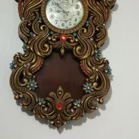 ساعت دیواری در حد نو