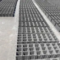 کارگر برای تولید بلوک