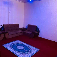 منزل مبله شیک و تمیز اجاره روزانه/هفتگی/درکوی طلاب|اجارهٔ کوتاه‌مدت آپارتمان و سوئیت|شیراز, طلاب|دیوار