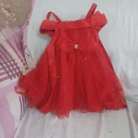 تعدادی لباس و کفش دخترانه