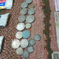 ترقه و پرچم دوچرخه و سکه و پول ترکیه و پاکستان