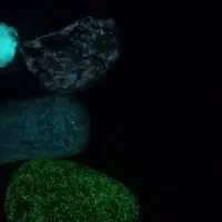 سنگ گوهر شبچراغ