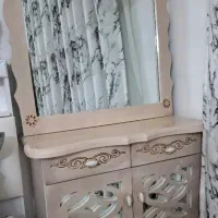 میز ارایش یا آینه کنسول