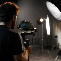 اسخدام فیلمبردار