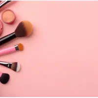 فروشنده فروشگاه آرایشی