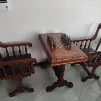 میز و صندلی و تخته نرد