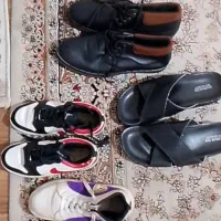 تعدادی کفش|کیف، کفش، کمربند|رشت, حافظ آباد|دیوار