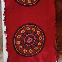 رومیزی پته گرد قرمز