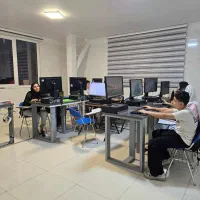 استخدام مدرس زبان انگلیسی