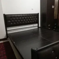 تخت خواب فلزی دو نفره طرح چستر همراه کفی چوبی|تخت و سرویس خواب|تهران, جنت‌آباد شمالی|دیوار
