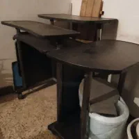 میز کامپیوتر کاملا سالم چرخدار ،کناره ها تا شو