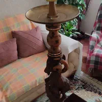 قلیان چوبی دست‌ساز با طراحی خاص.