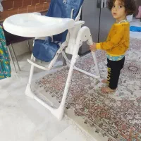 صندلی غذاخوری کودک. در حد نو