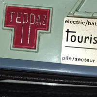 گرامافون چمدونی قدیمی|کلکسیون اشیاء عتیقه|شاهین‌شهر, عطار|دیوار