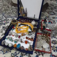 انگشتروتسبیح وسکه وساعت